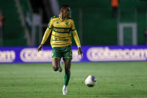 Lateral do Cuiabá faz apelo por permanência: 