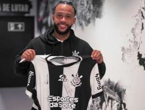 Corinthians doa camisa de Memphis para leilão beneficente