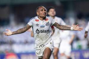 Carille celebra acesso do Santos e desconversa sobre futuro