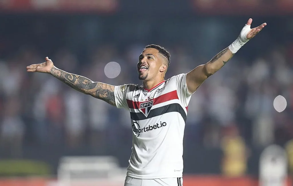 Artilharia do Brasileiro embala Luciano em arrancada do São Paulo