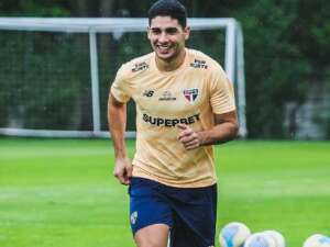 Aliviado, São Paulo poderá ter novidades contra o Athletico