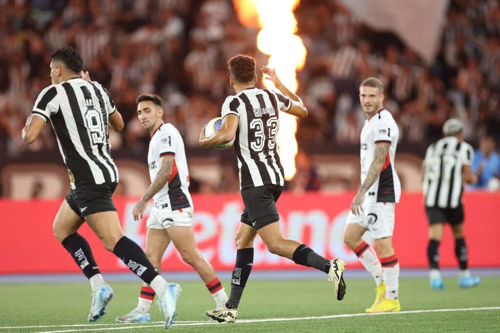 Tiquinho Soares baixa no Botafogo