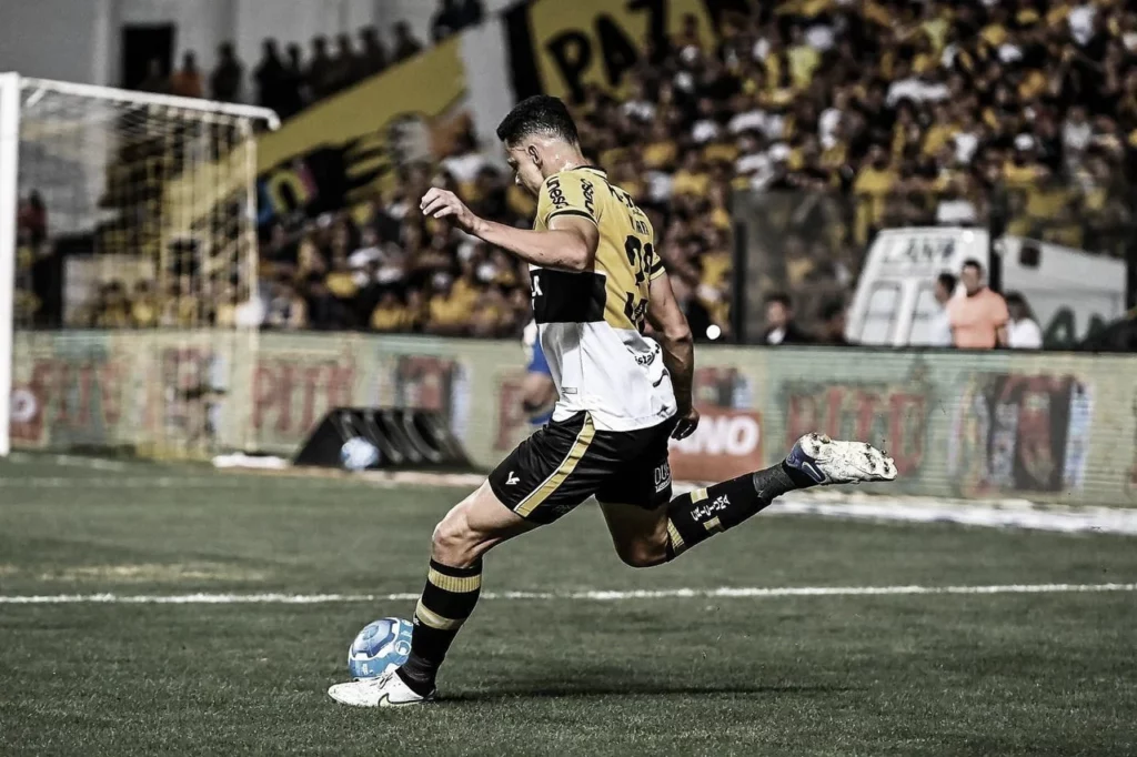 Criciúma libera e zagueiro Walisson Maia pode reforçar o Vila Nova