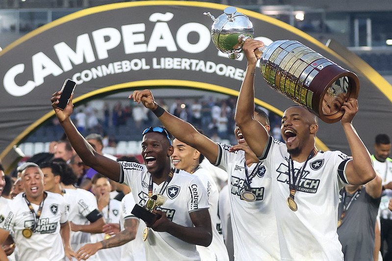 Conmebol anuncia datas da Recopa Sul-Americana, que terá Botafogo e Racing (Foto: Vitor Silva/Botafogo)