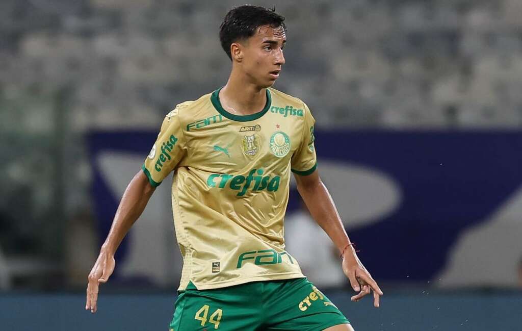 Vitor Reis comemora temporada ‘desafiadora’ no Palmeiras
