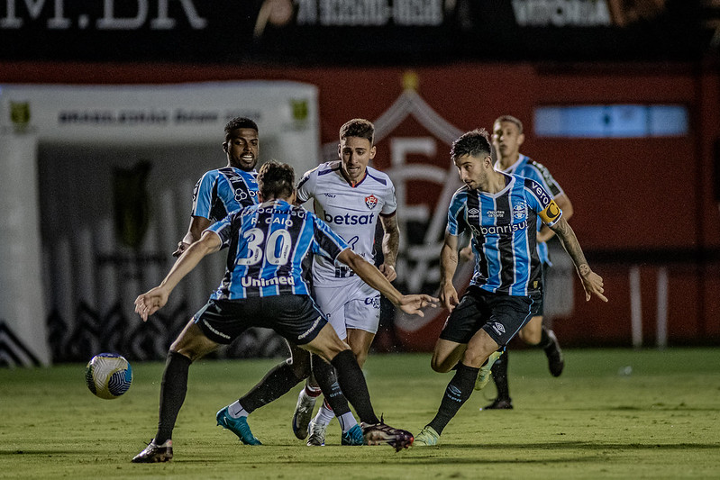 Vitória 1 x 1 Grêmio - Tudo igual em duelo direto pela Sul-Americana 2 54190117704 619e365e06 c