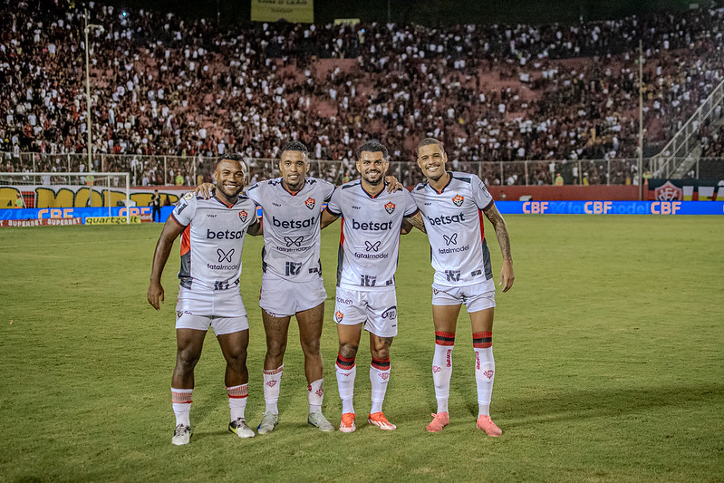 Vitória 1 x 1 Grêmio - Tudo igual em duelo direto pela Sul-Americana 5 54190242760 b3b2494376 c