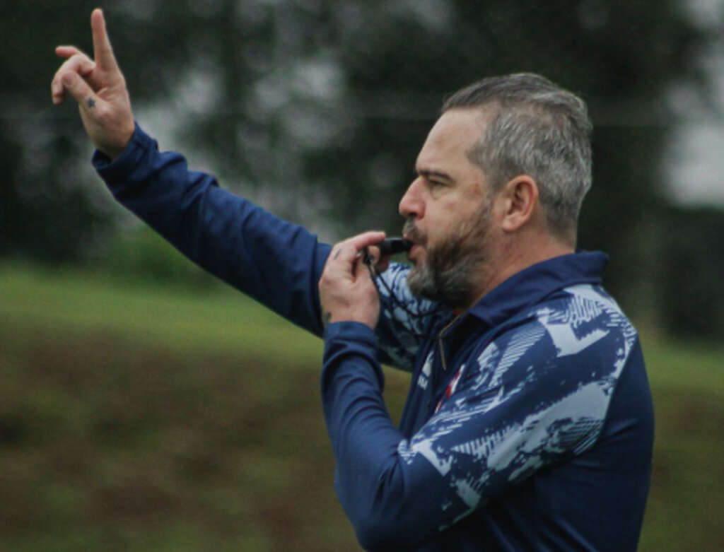 Argel Fuchs em treino do Parana Clube