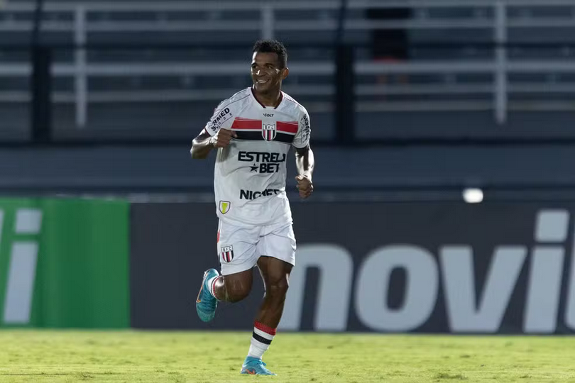 Guarani negocia com ex-Botafogo-SP para assumir camisa 9