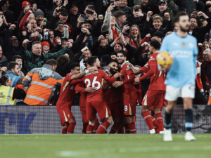 Liverpool vence o Manchester City com autoridade e abre 11 pontos sobre o rival no Inglês