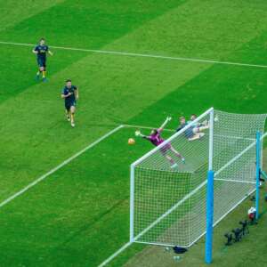 Haaland perde pênalti, Everton segura o empate e Manchester City amplia série negativa