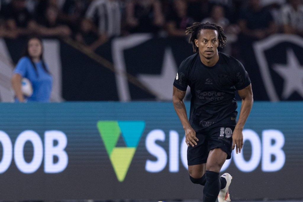 Corinthians anuncia renovação com André Carrillo até metade de 2026 (Foto: Rodrigo Coca/Ag. Corinthians)