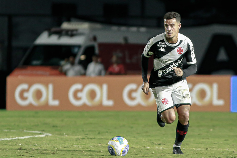 Coutinho celebra vitoria do Vasco contra o Atletico MG