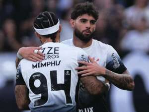 Depay revela intenção de ter obtido um hat-trick em vitória do Corinthians