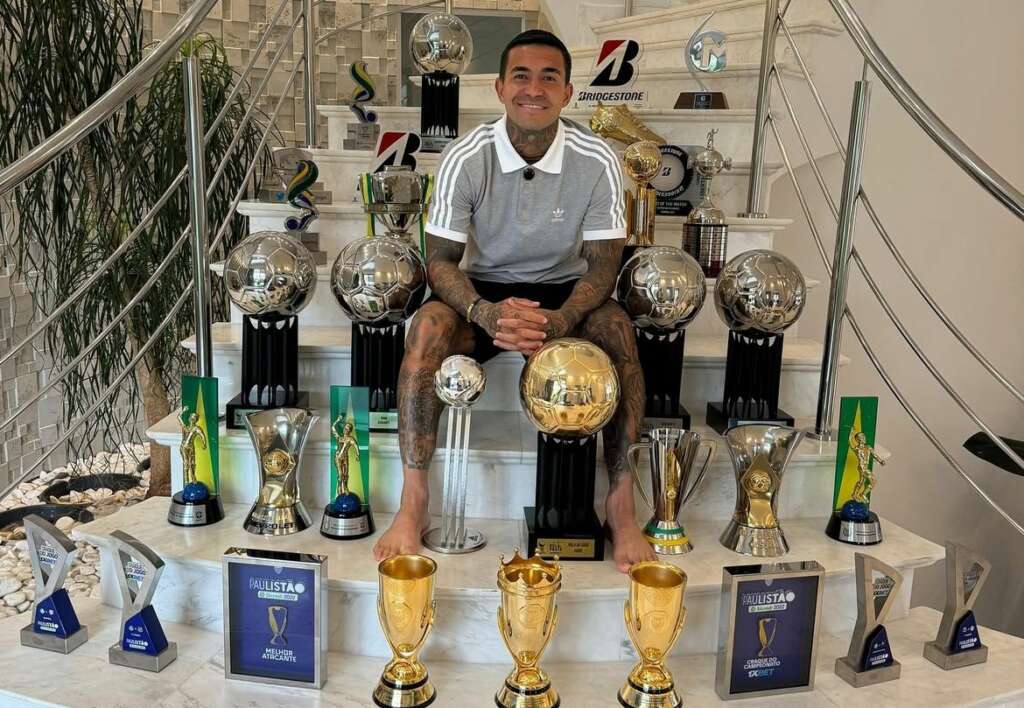 Dudu exibe taças conquistadas no Palmeiras: ‘Um pouquinho da minha história’