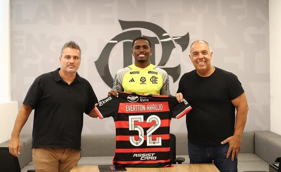 Evertton Araújo renova com o Flamengo