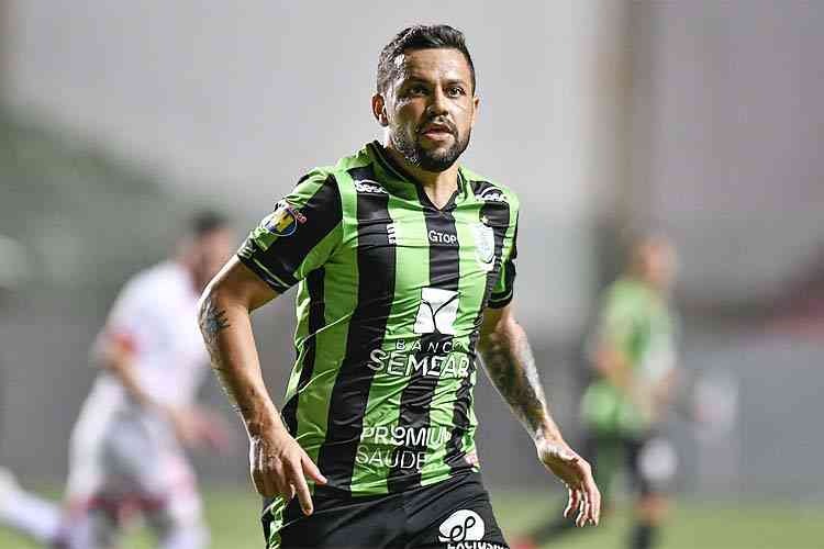 São Bernardo fecha contratação do atacante Felipe Azevedo (Foto: Mourão Panda/América)