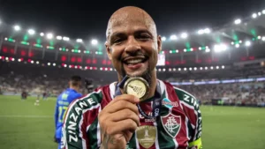 Ídolo do Fluminense afirma que aceitaria proposta como treinador