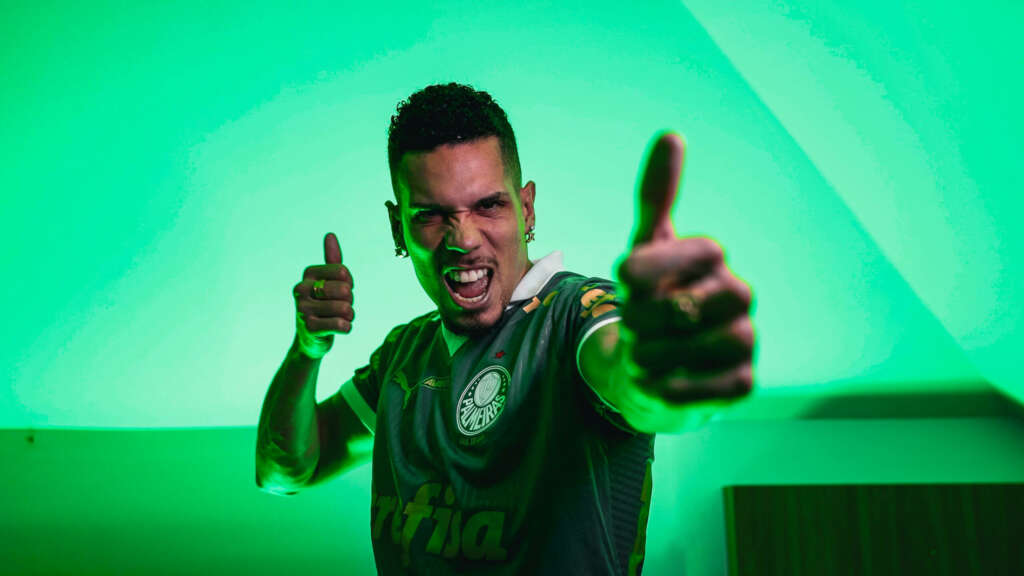 Palmeiras anuncia Paulinho, por cinco temporadas