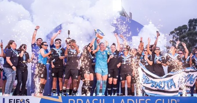 Grêmio leva título da Brasil Ladies Cup nos pênaltis em final marcada pelo combate ao racismo