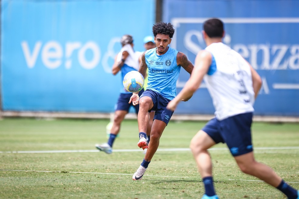 Grêmio antecipa saída de volante ex-Corinthians (Foto: Lucas Uebel/Grêmio)