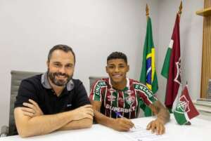 Hércules assina com o Fluminense até dezembro de 2029
