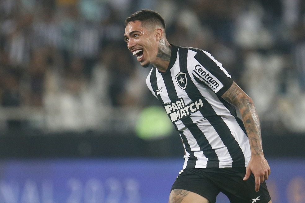 Vitória tem interesse na contratação de Hugo, do Botafogo (Foto: Vítor Silva/Botafogo)