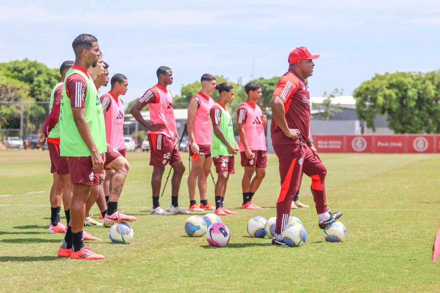 Fortaleza e Internacional fazem duelo direto pela 4ª colocação do Brasileirão