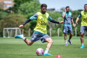 Juventude confirma interesse do Vitória em Jadson e pede multa