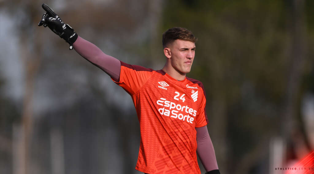 Athletico-PR recusa proposta do Botafogo por Léo Linck