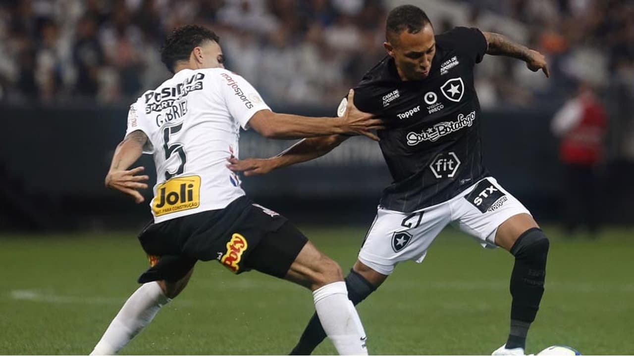 Lucas Campos em ação pelo Botafogo