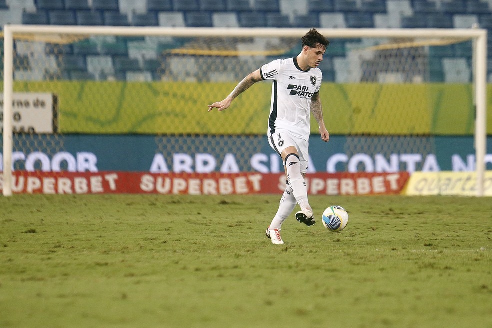 Vitória se aproxima de Lucas Halter e revela negociação por Wellington Rato (Foto: Vítor Silva/Botafogo)