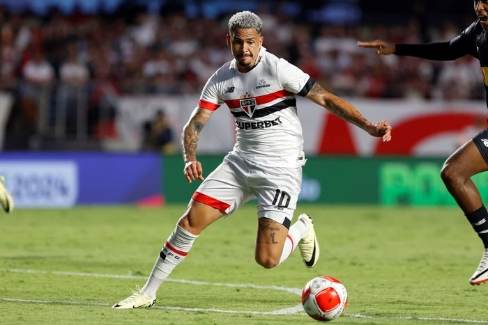 Luciano desperta interesse de Santos e clubes da Arábia Saudita (Foto: Rubens Chiri e Paulo Pinto/São Paulo)