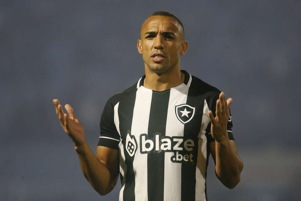 Fluminense monitora situação de Marçal, do Botafogo