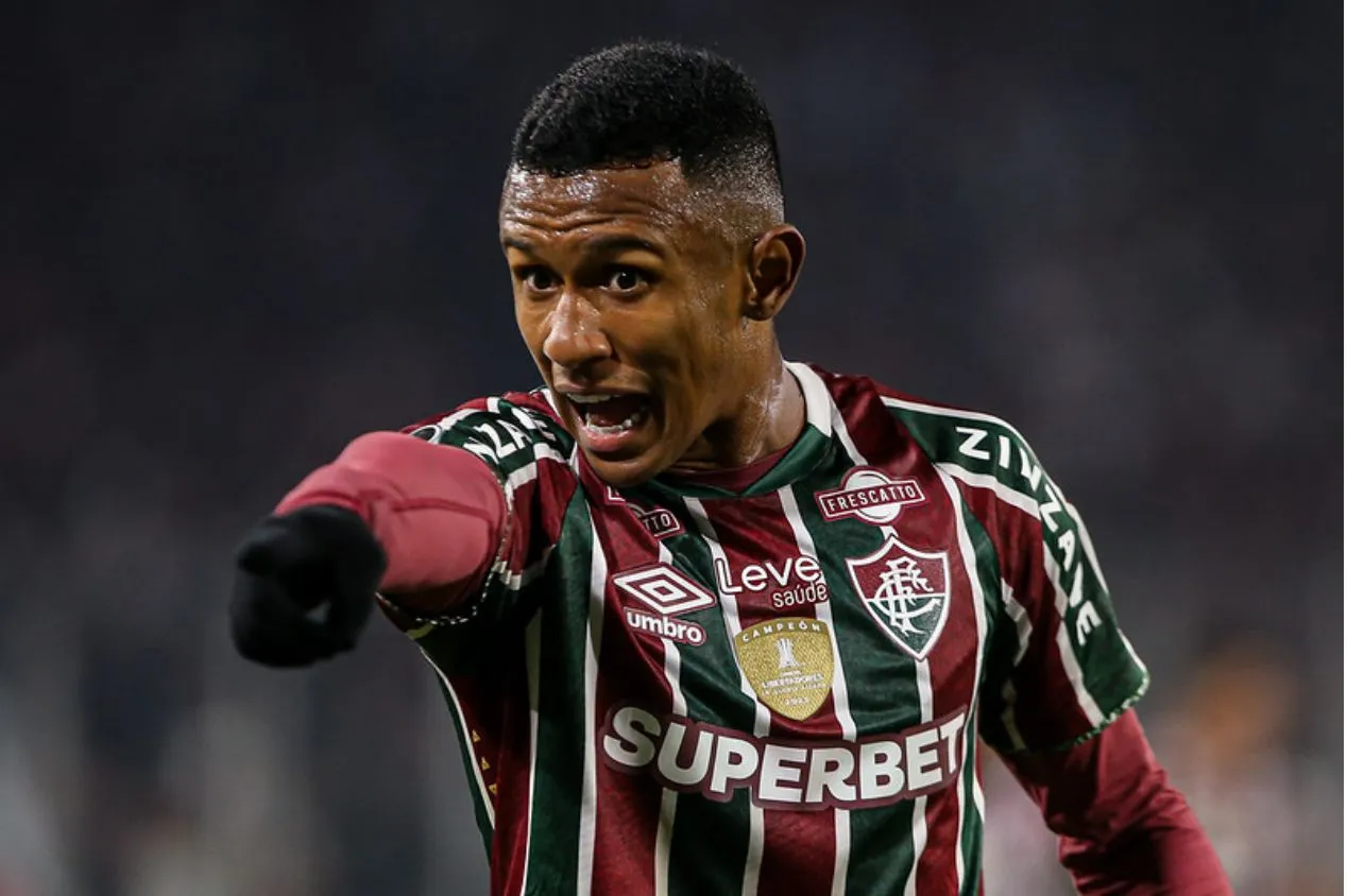 Marquinhos em ação pelo Fluminense