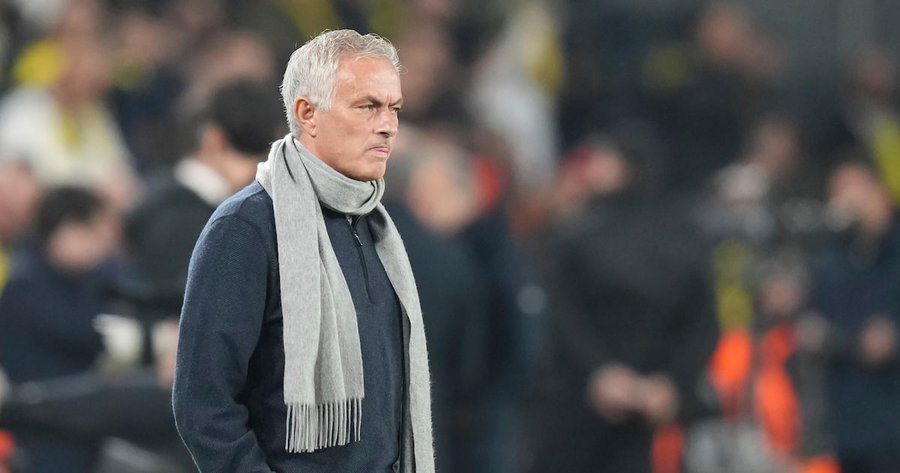 José Mourinho passará por cirurgia em Portugal em meio à pressão no Fenerbahce