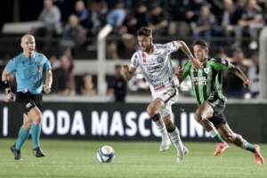 Cuiabá mira contratação de volante do Operário-PR