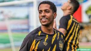 CRB contrata zagueiro do Amazonas e volante do Goiás