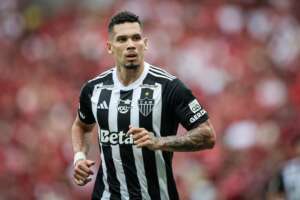 Palmeiras negocia contratação de Paulinho com o Atlético-MG