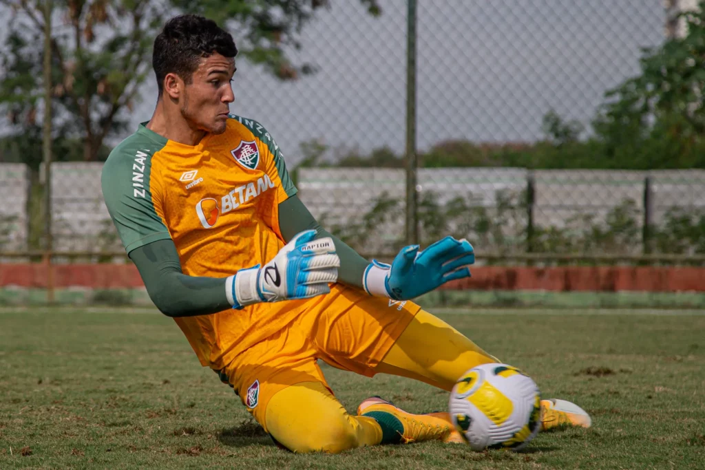 Fluminense renova empréstimo de Pedro Rangel ao Atlético-GO