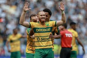 Ceni explica longa conversa com Pitta em Bahia x Cuiabá