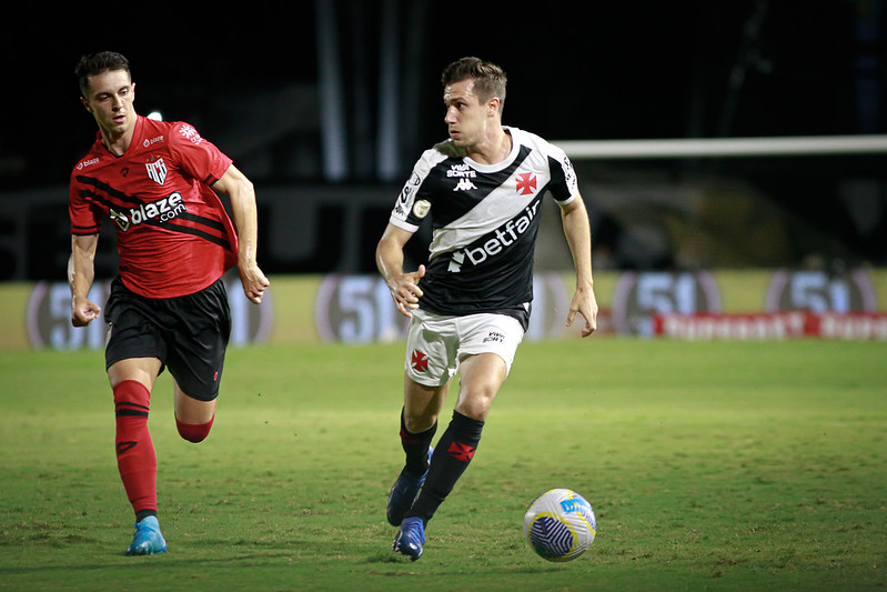 Shaylon lamenta empate contra o Vasco em Sao Januario