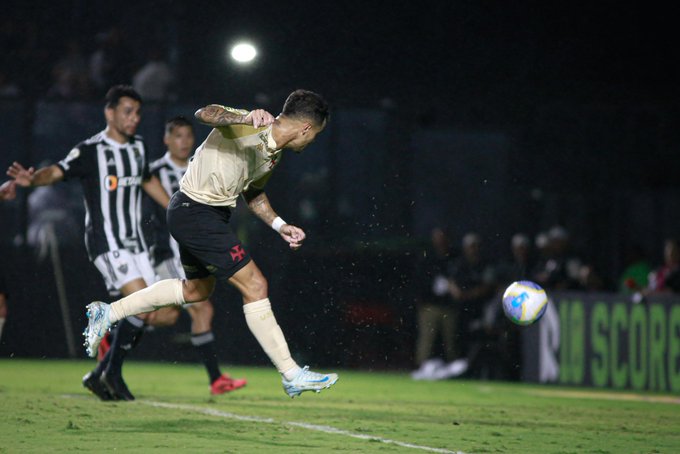 Vasco bate Atletico MG no Brasileirao