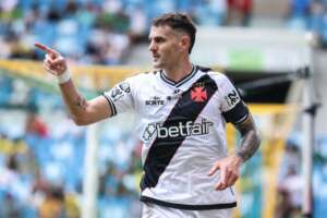 Vegetti se torna o maior artilheiro estrangeiro do Vasco no Brasileirão