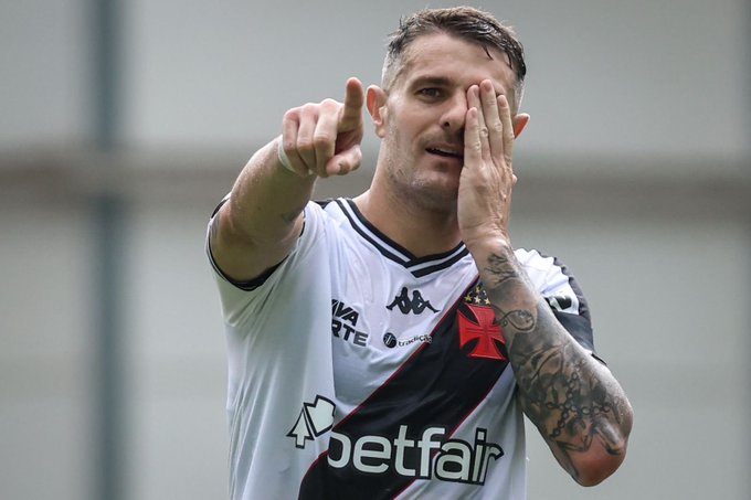 Vasco vence Cuiaba no Brasileirao