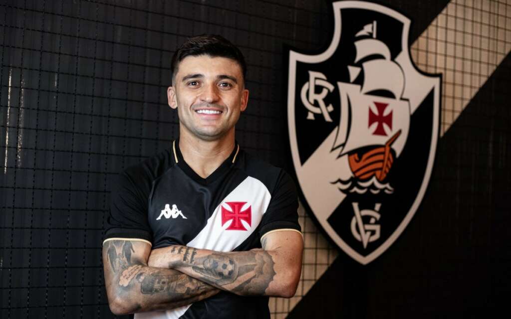 Vasco fica perto de renovar contrato de Victor Luis