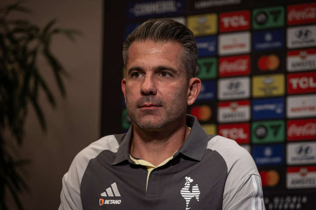 Diretor do Atlético-MG admite erros e ‘alívio’ após escapar de rebaixamento