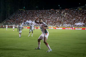 Vitória 2 x 0 Fortaleza - Leão garante permanência no Brasileirão