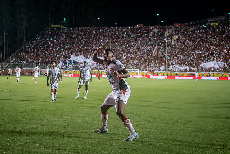 Vitoria vence Fortaleza no Brasileirao