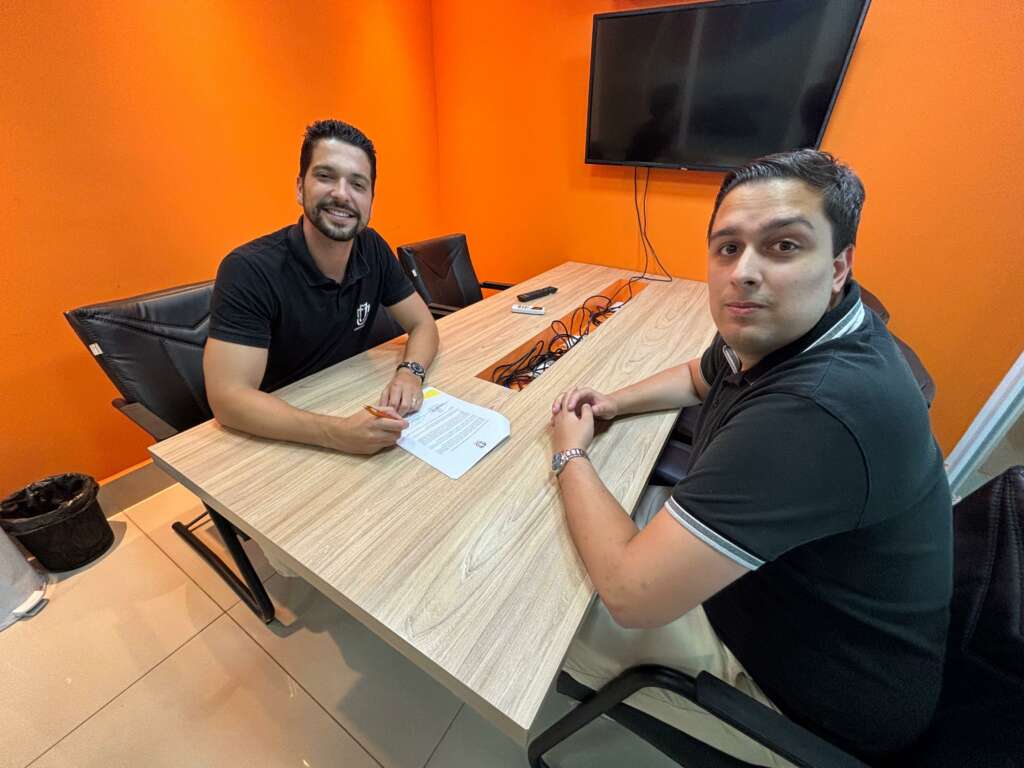 Maringá FC anuncia primeiro patrocinador para 2025 2 Maringá FC anuncia primeiro patrocinador para 2025 (Foto: Divulgação/Maringá)